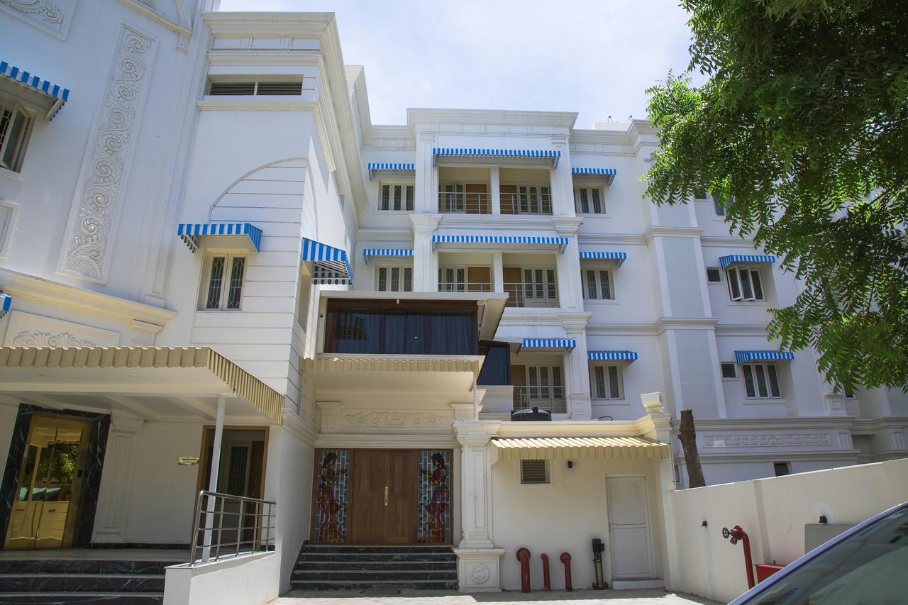 The Grand White Palace 호텔 마일라두투라이 외부 사진